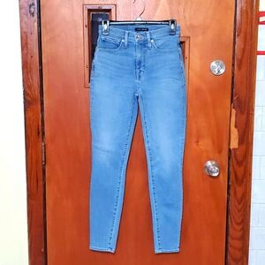 Lucky Brand High Rise Skinny Bridgette jean, size 4/27R. Style #7W15235